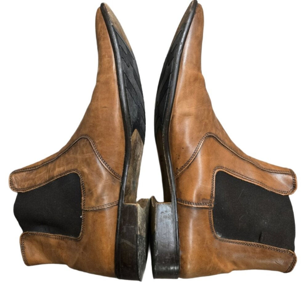 VERA CUCIO ITALIAN LEATHER POINTED SLIP ON BOOTS SIZE 11. GREAT CONDITION.